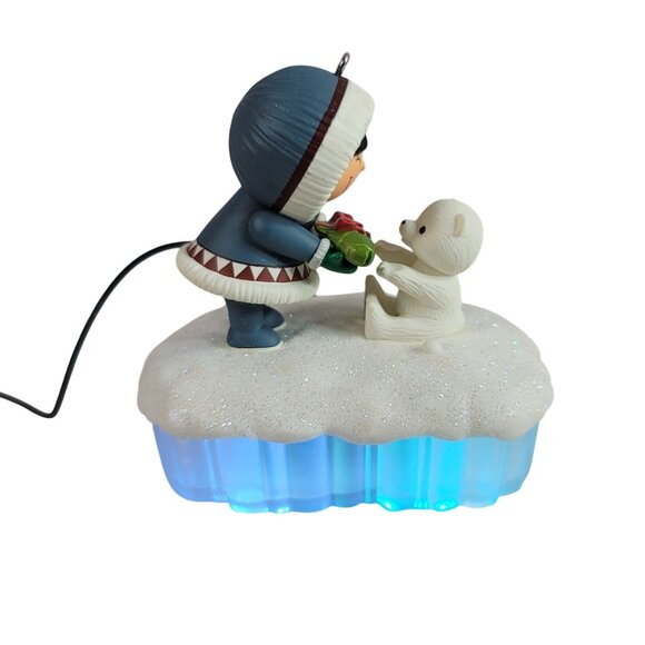 Hallmark A Fish For Christmas Ornament Glitter 2015 Magic Cord Light Sound WORKS - Picture 3 of 13